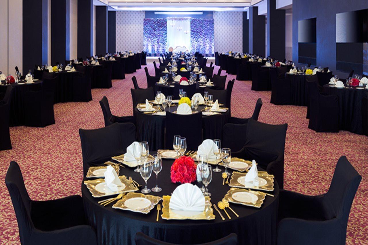 Regenta Central Hotel & Convention Centre Ναγκπούρ Εξωτερικό φωτογραφία