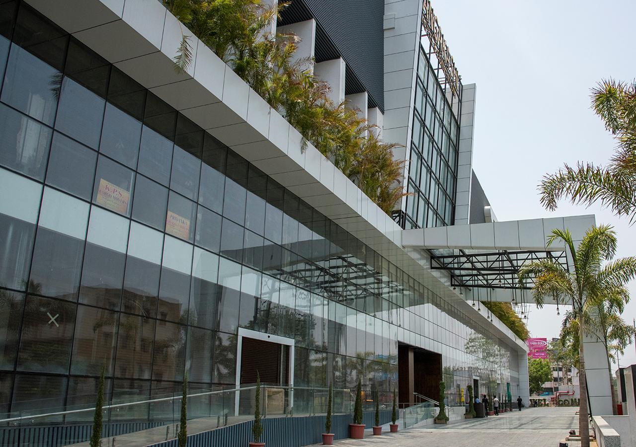 Regenta Central Hotel & Convention Centre Ναγκπούρ Εξωτερικό φωτογραφία