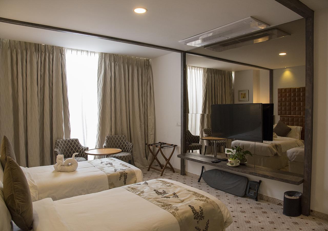 Regenta Central Hotel & Convention Centre Ναγκπούρ Εξωτερικό φωτογραφία
