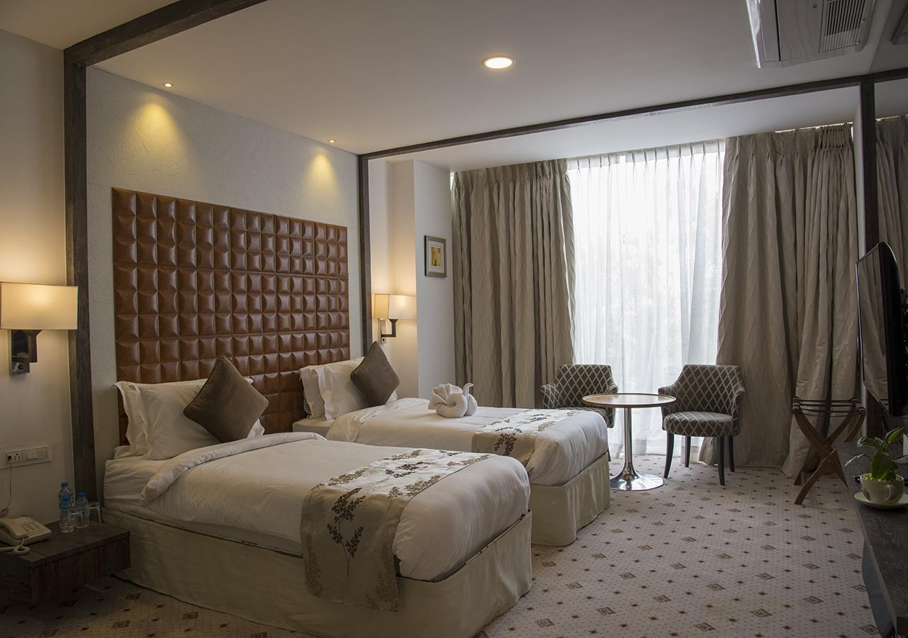 Regenta Central Hotel & Convention Centre Ναγκπούρ Εξωτερικό φωτογραφία